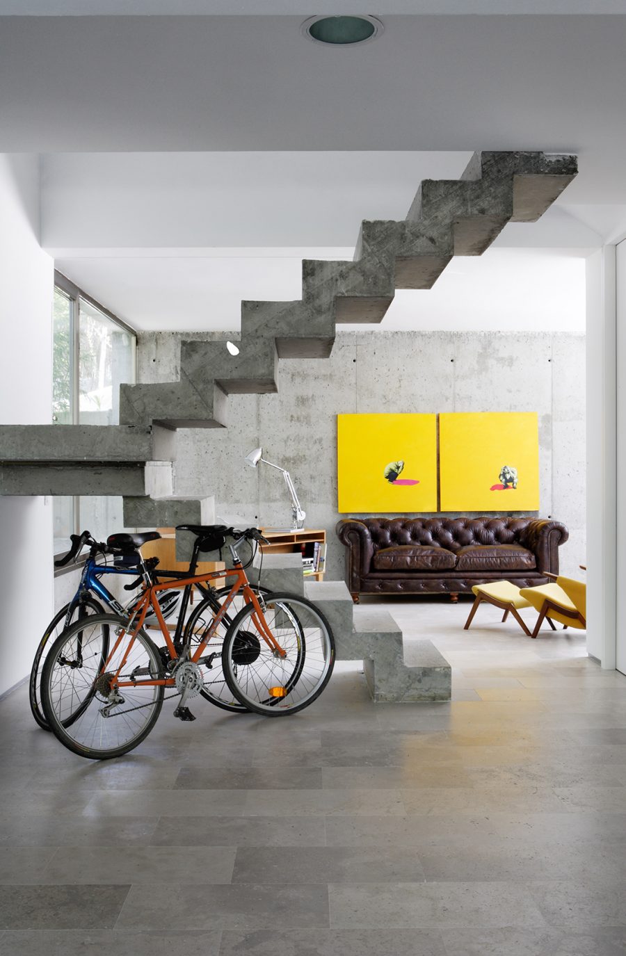 Casa i p escaleras