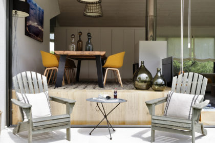 Comedor con acceso al jardín Casa XY, Arquitectura en madera