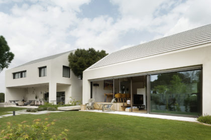 Fachada delantera Casa XY, Arquitectura en madera