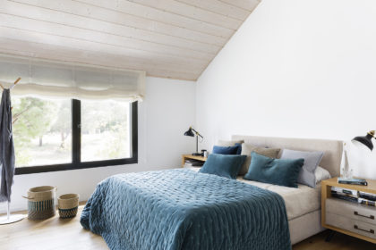 Dormitorio principal de Casa XY, Arquitectura en madera