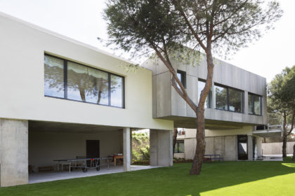 Fachada trasera Casa XY, Arquitectura en madera