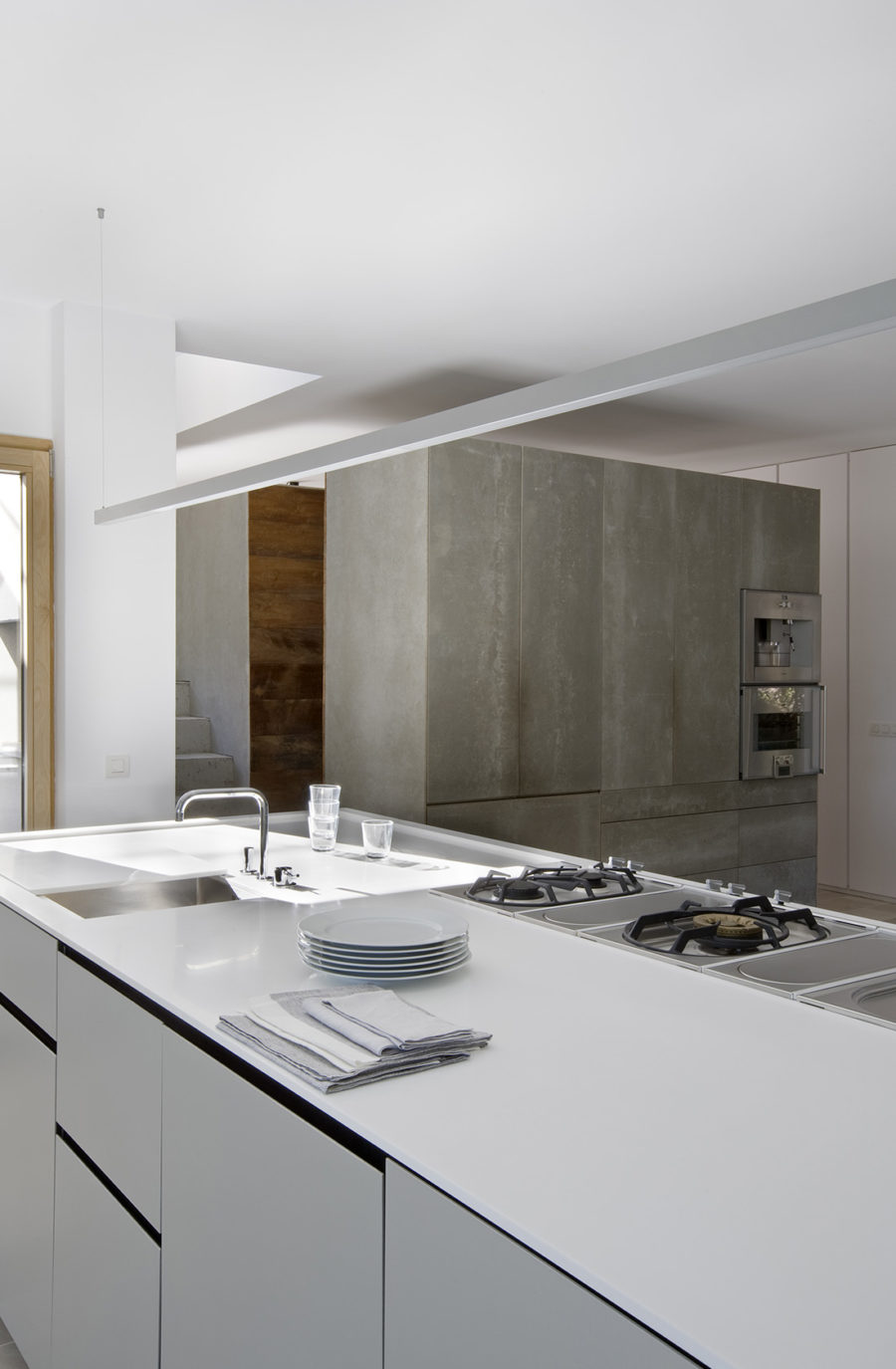 Isla en la cocina, sede ÁBATON Arquitectura