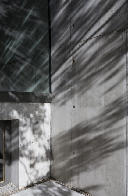 Muros de  hormigón, sede ÁBATON Arquitectura