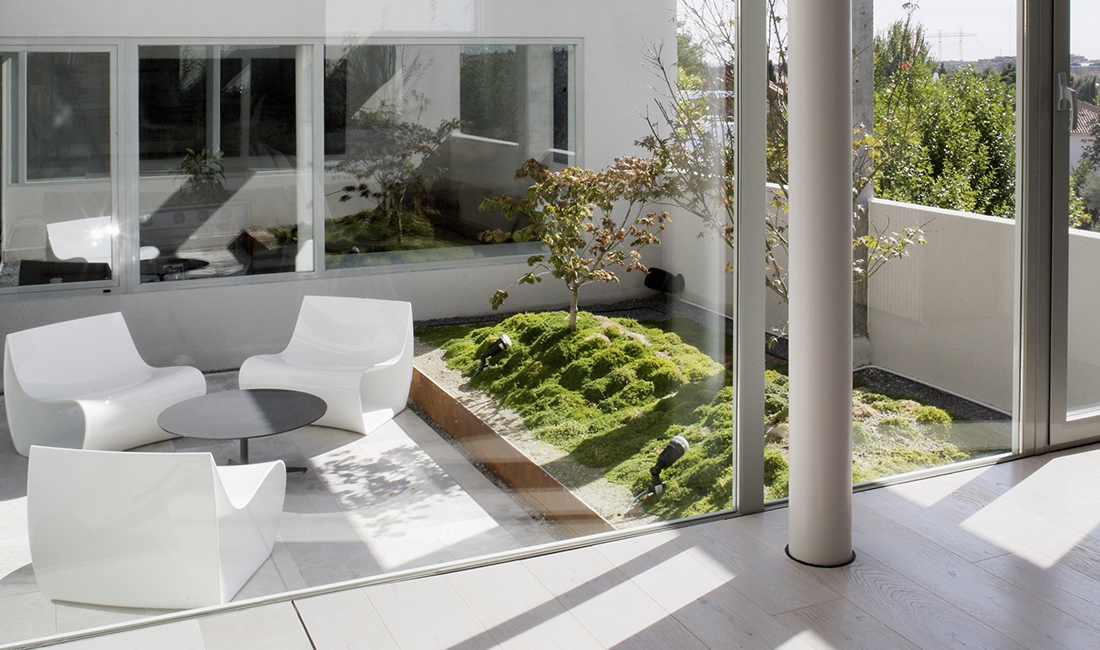 Proyecto de arquitectura piso atico en u